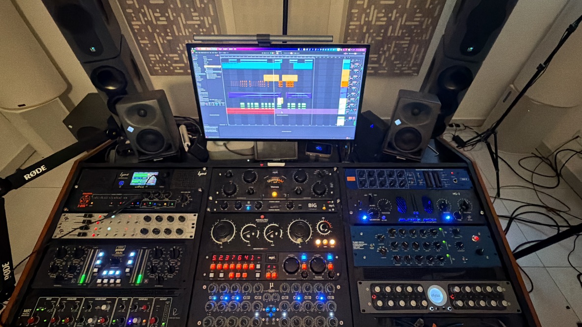 Mastering desk with acoustic treatment